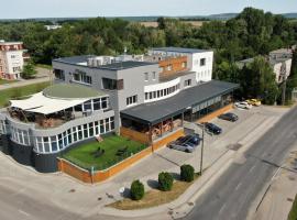 Hotel Kristály Konferencia & Wellness, hotel in Ajka
