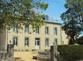 Maison Marie Barrault, guest house sa Les Herbiers