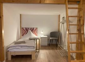 Minimal Hostel No.43, hotell i nærheten av Görlitzer Bahnhof t-banestasjon i Berlin