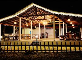 Vibes and Tides Beach Resort by Enlightened Vagabond, hotell i Gokarna