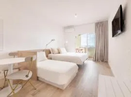 Equador Superior Suites by Olala Homes