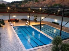Greek Villa, hotel with pools in Jerash