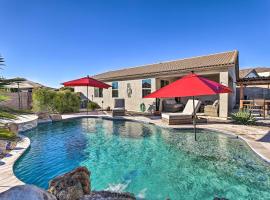 Gold Canyon Home with Private Pool, Grill and Fire Pit, casa o chalet en Gold Canyon