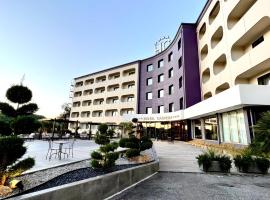 Hotel & Residence Castelli, viešbutis mieste Montekjo Madžorė