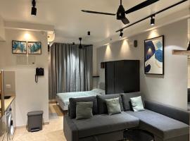 American studio apartment in Hiranandani thane, kuća za odmor ili apartman u gradu 'Thane'