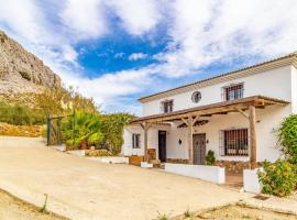 Lovely Home In Caete La Real With Outdoor Swimming Pool, casa de férias em Cañete la Real