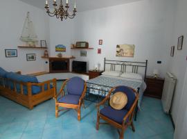 Ponza Holiday Homes - Santa Maria，蓬扎的度假屋