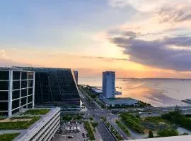 Luxury Seaside Sunset View at SM Mall of Asia with free parking