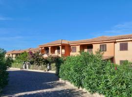 Residence a Golfo di Marinella a 450 mt dal mare, căn hộ dịch vụ ở Marinella