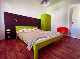 Apartment for 5 ppl at Lake Balaton, departamento en Balatonfenyves