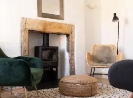 Charming 2BD Cottage wIth beautiful views nr Bath