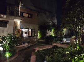 Laughing Buddha Guest House & Villa: Katmandu'da bir otel