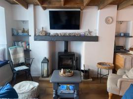 Shrimp Cottage - 3 bed renovated cottage with stunning sea views, hotel v destinaci Staithes