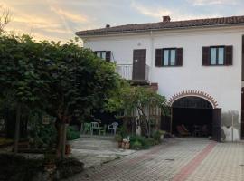 Casa Aromi ed Arte, hotel in Asti