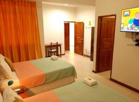 100 RV Apartments Iquitos-Apartamento primer piso con vista a piscina, hotel in Iquitos
