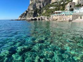 Cataldo Guest House, hotel Capriban