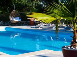 Logis de Tirac, hotel with parking in Lorignac