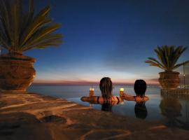 BeachPleaseBaja - Villa with Infinity Jacuzzi, cottage in El Descanso