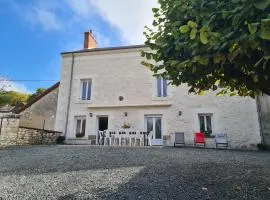 Gîte spacieux près du zoo de Beauval avec cour privative, terrasse, et équipements complets - FR-1-591-371