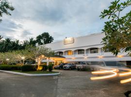 The Mercy Hotel, hotel med parkering i Chumphon