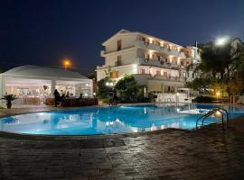 Hotel Il Corsaro, hotel near Crotone Airport - CRV, Le Castella