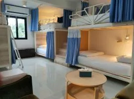 The Rock Samui Poshtel Lamai Beach