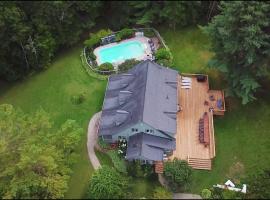 Marmora Retreat - Unique Waterfront Farmhouse, ξενοδοχείο σε Marmora