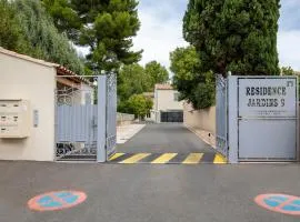 Villa 6 chambres - piscine - parking - wifi