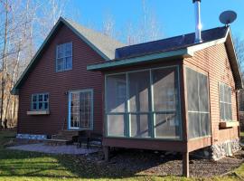 Luck Charlie Lodge home โรงแรมในWinter