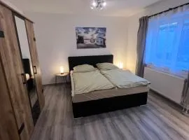 Schöne helle Ferienwohnung 64qm mit Kingsize Bett, Smart-TV, Wlan und sehr ruhige Lage