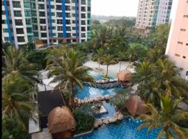 Devmoon apartment - A Big & beautiful unit in the South of Jakarta, hotel cerca de Pondok Indah Golf Course, Yakarta