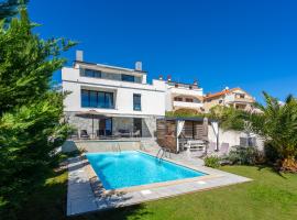 Sun & Sea Villa with a view, Hotel in Krk