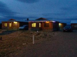 Cabañas Palo Blanco, hotel i Gobernador Costa