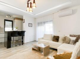 Luxury Apartment with Private Parking، فندق مع موقف سيارات في Giroc