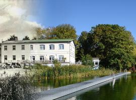 Hotel & Restaurant Haus am See, hotel with parking in Löcknitz