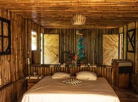 Finca Vista Hermosa - Deluxe Bamboo Cabana, hôtel à Pluma Hidalgo
