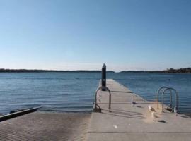 Relaxing cottage overlooking Crookhaven River, villa in Greenwell Point