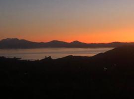 Whakaipo Bay Cabin Retreat Taupo, hotel em Taupo