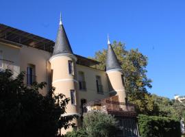 Appart'Hotel Castel Emeraude, Charme et Caractère, hotel s parkiriščem v mestu Amélie-les-Bains-Palalda