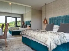 Indulge in Elegance - Exclusive Coastal 3 Bed Villa