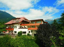 Hotel Haselried, serviced apartment in Tirolo