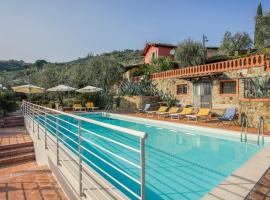 Holiday Home Borgo della Limonaia-2 by Interhome: Pieve a Nievole'de bir jakuzili otel