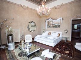 Villa Ghiringhelli, hotel v destinaci Azzate