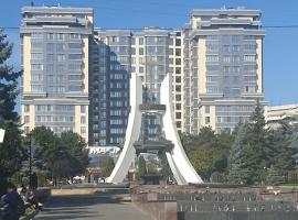 Modern 1BD apartment with living room in the park zone, hotel i Chișinău