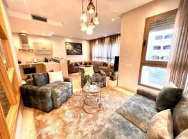 Nice 11 - Spacious & Luxury flat in the heart, luksushotell i Casablanca