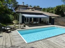 Villa des Acacias avec piscine chauffée pour 15 personnes entre lac et océan Wifi gratuit