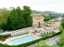 Hotel Corte dei Tini – hotel w mieście Teramo