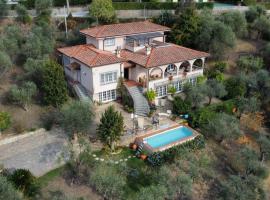 Villa Le Selvarelle by Nicola Real Estate, country house in Corsanico-Bargecchia