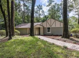 Gator Pool and Hot Tub House -1.5 miles to Stadium