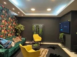 Black Pearl apartment
